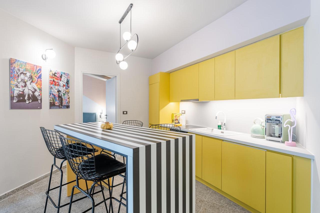 Pop Art Homm In Groovy Koukaki Apartment Athens Exterior photo