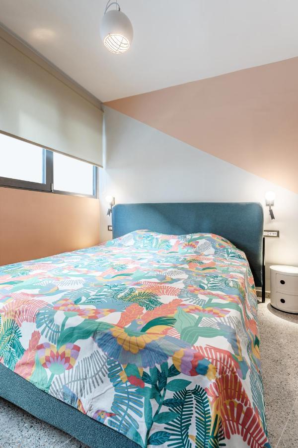 Pop Art Homm In Groovy Koukaki Apartment Athens Exterior photo